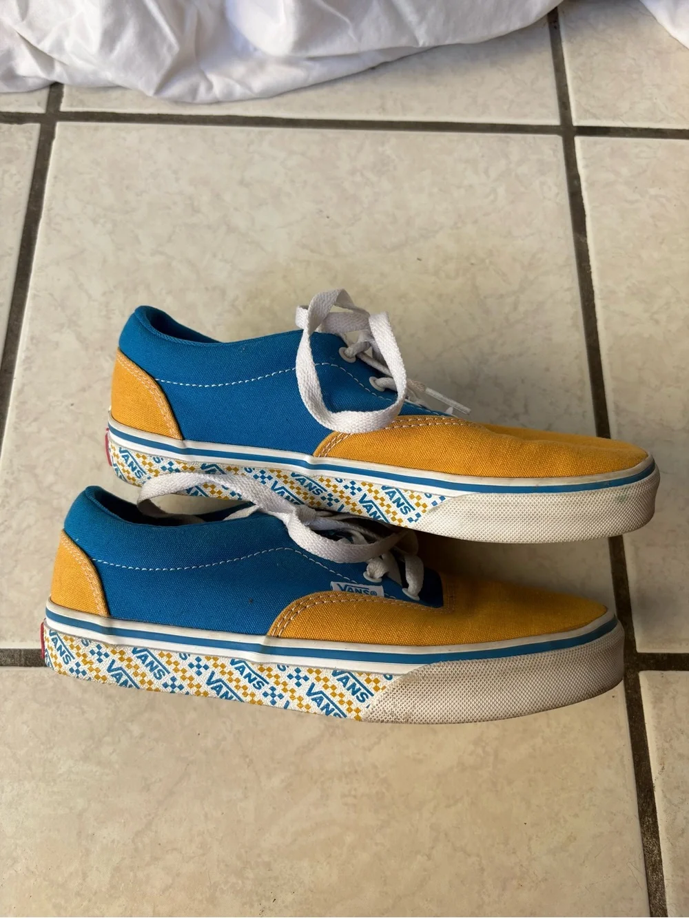 Vans era sneakers